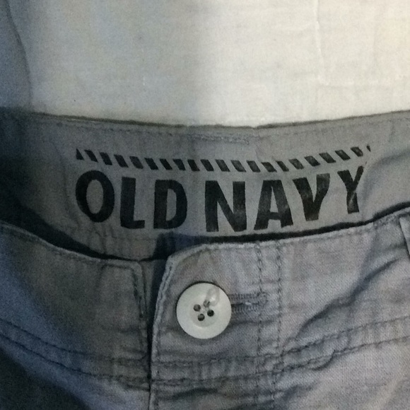 Old Navy light weight cargo shorts Size 30.  M22 - Picture 2 of 7